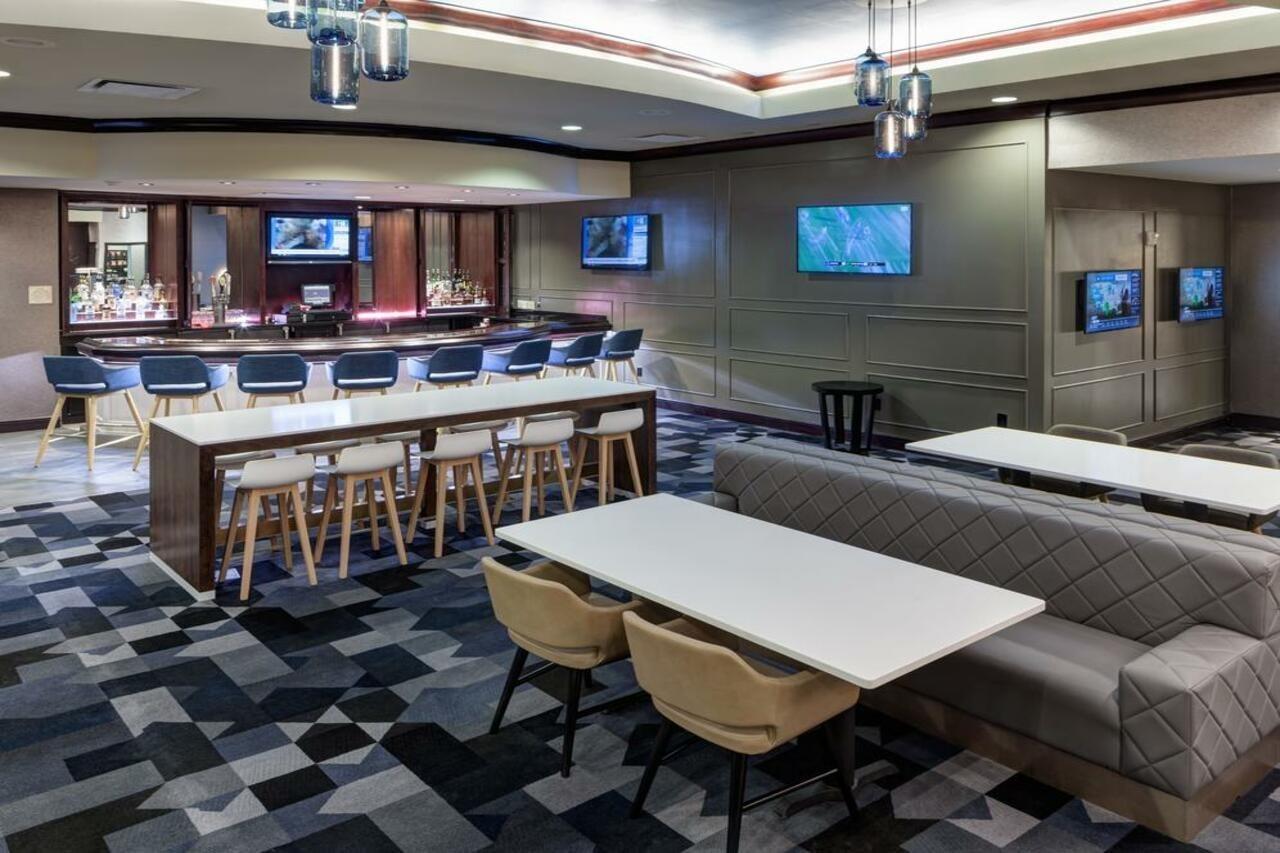 Heartland Embassy Suites By Hilton Tampa Brandon מראה חיצוני תמונה