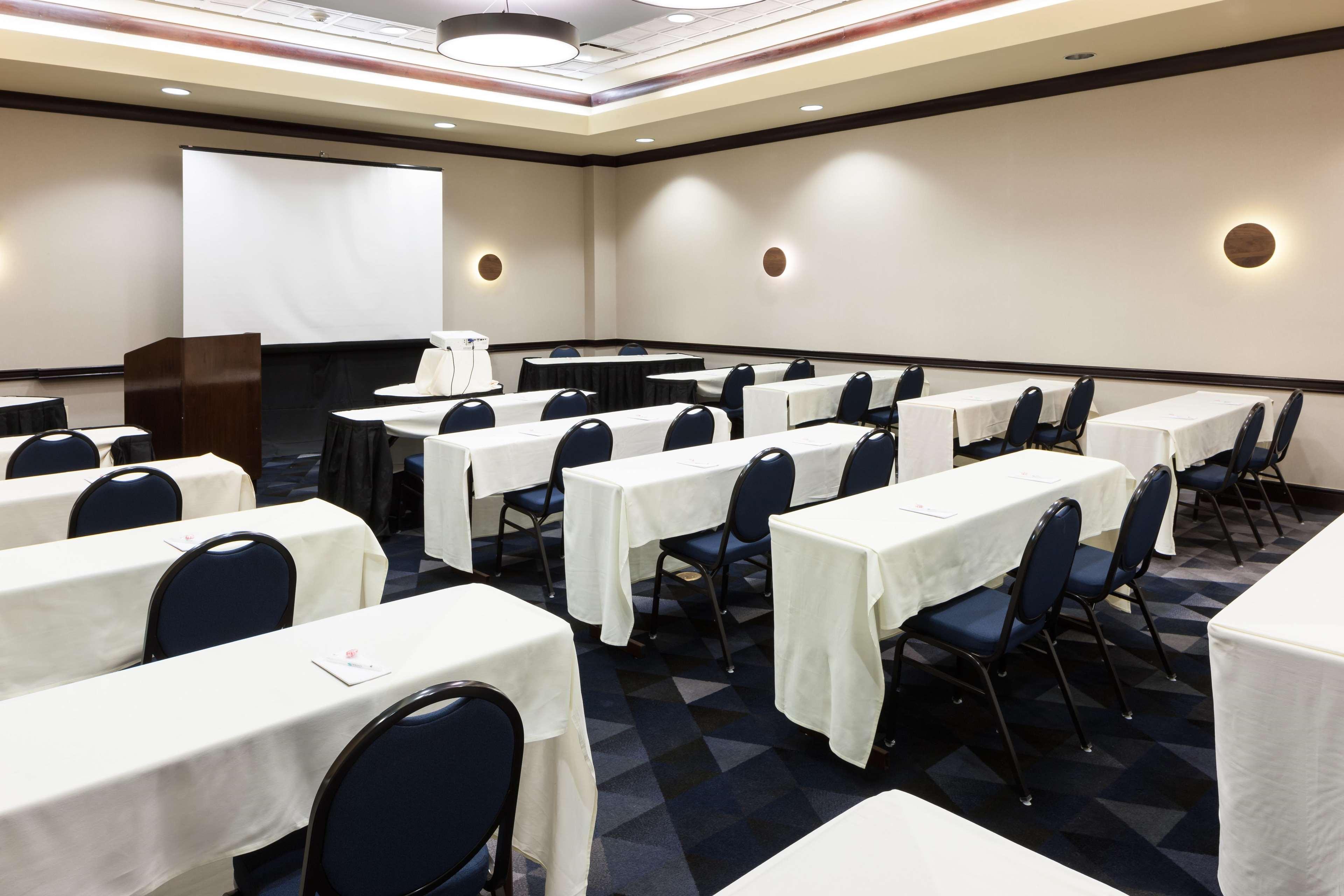 Heartland Embassy Suites By Hilton Tampa Brandon מראה חיצוני תמונה