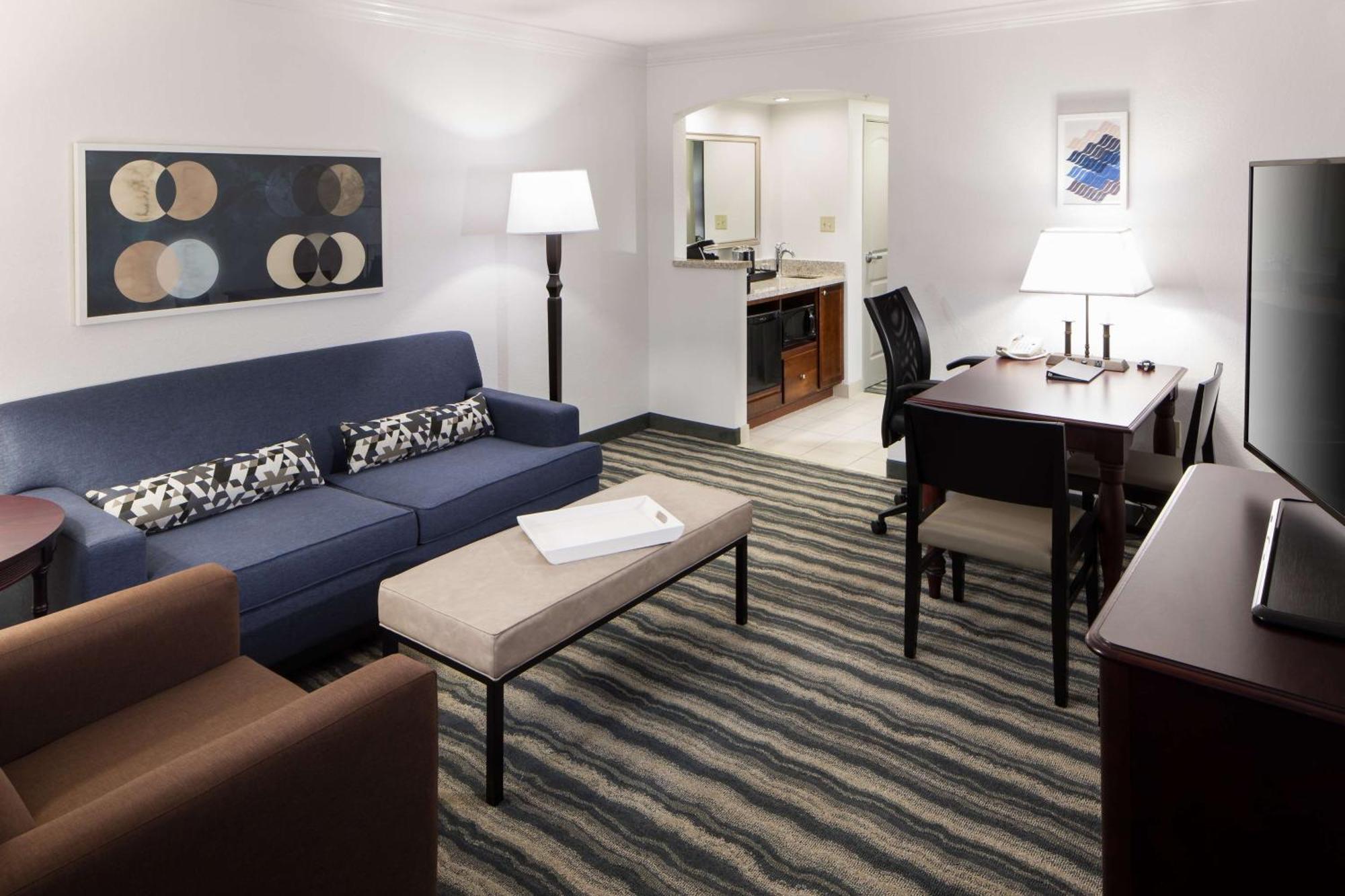 Heartland Embassy Suites By Hilton Tampa Brandon מראה חיצוני תמונה