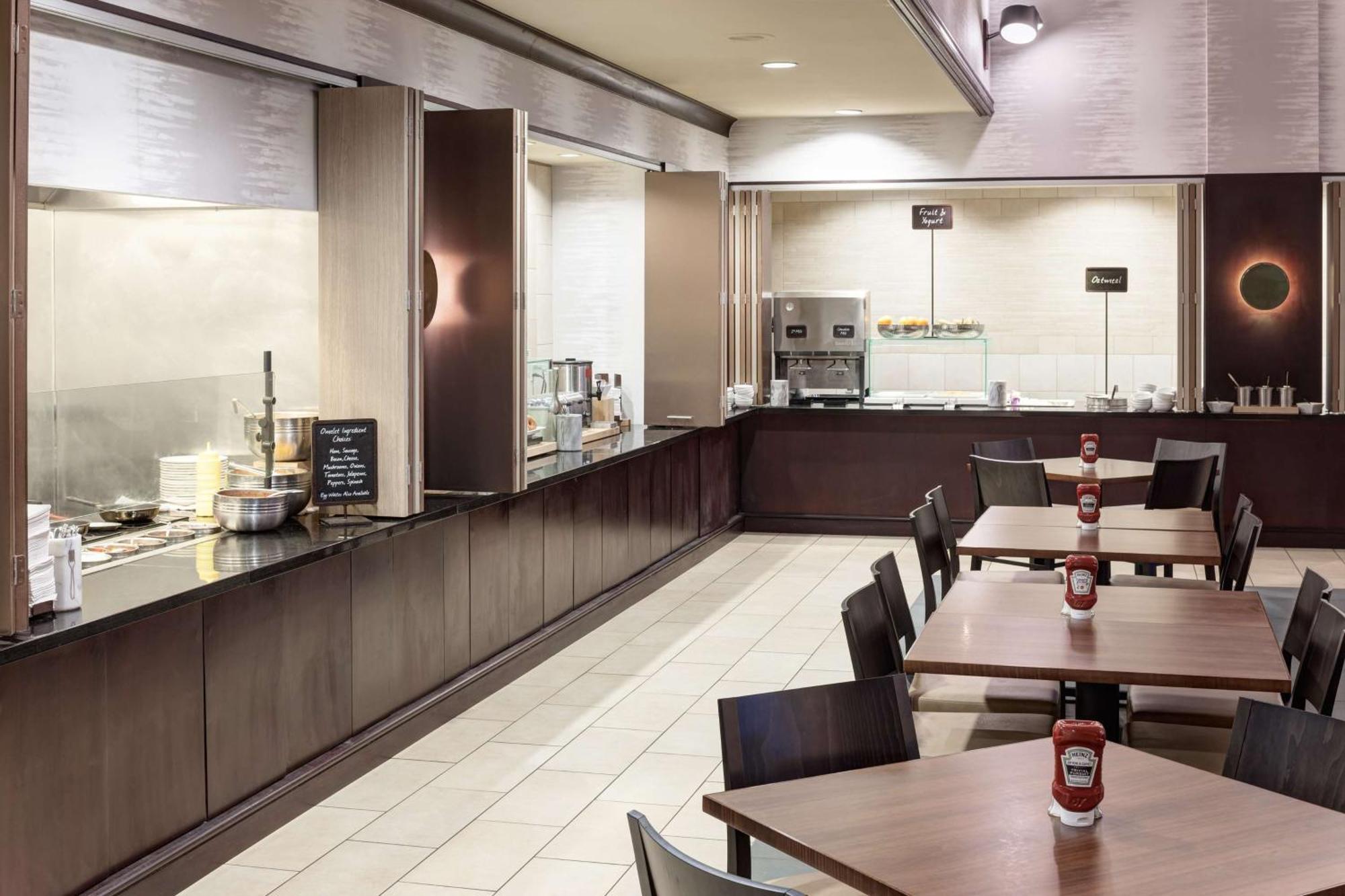 Heartland Embassy Suites By Hilton Tampa Brandon מראה חיצוני תמונה