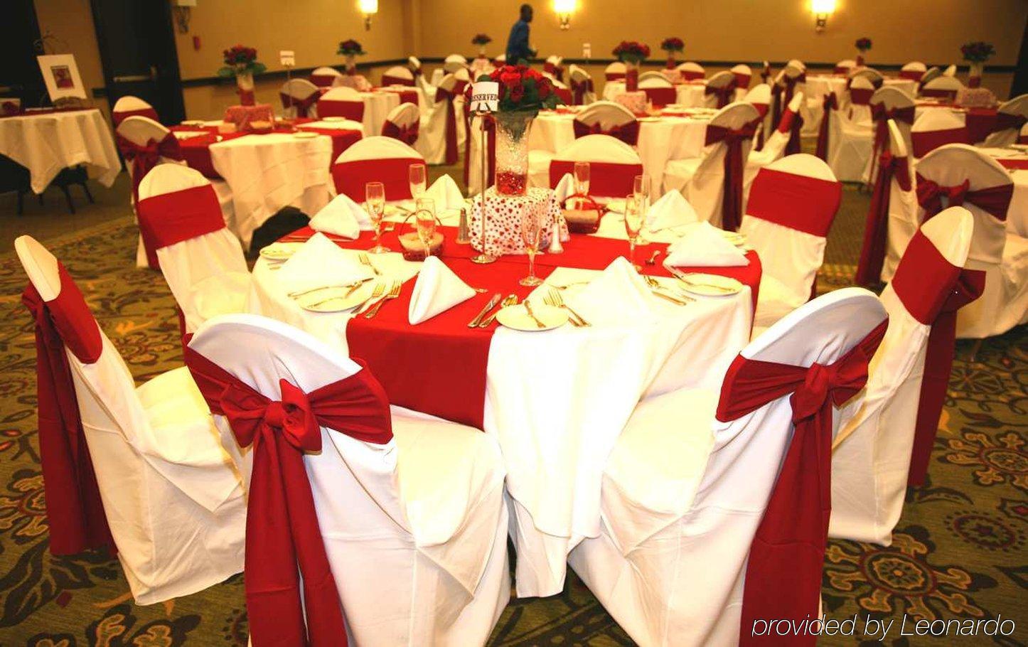 Heartland Embassy Suites By Hilton Tampa Brandon מראה חיצוני תמונה